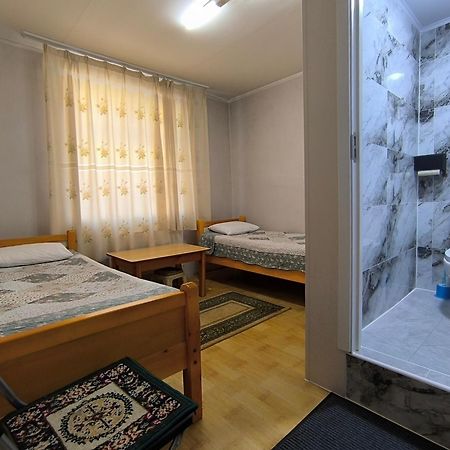 Town Yard Hostel Улан-Батор Экстерьер фото