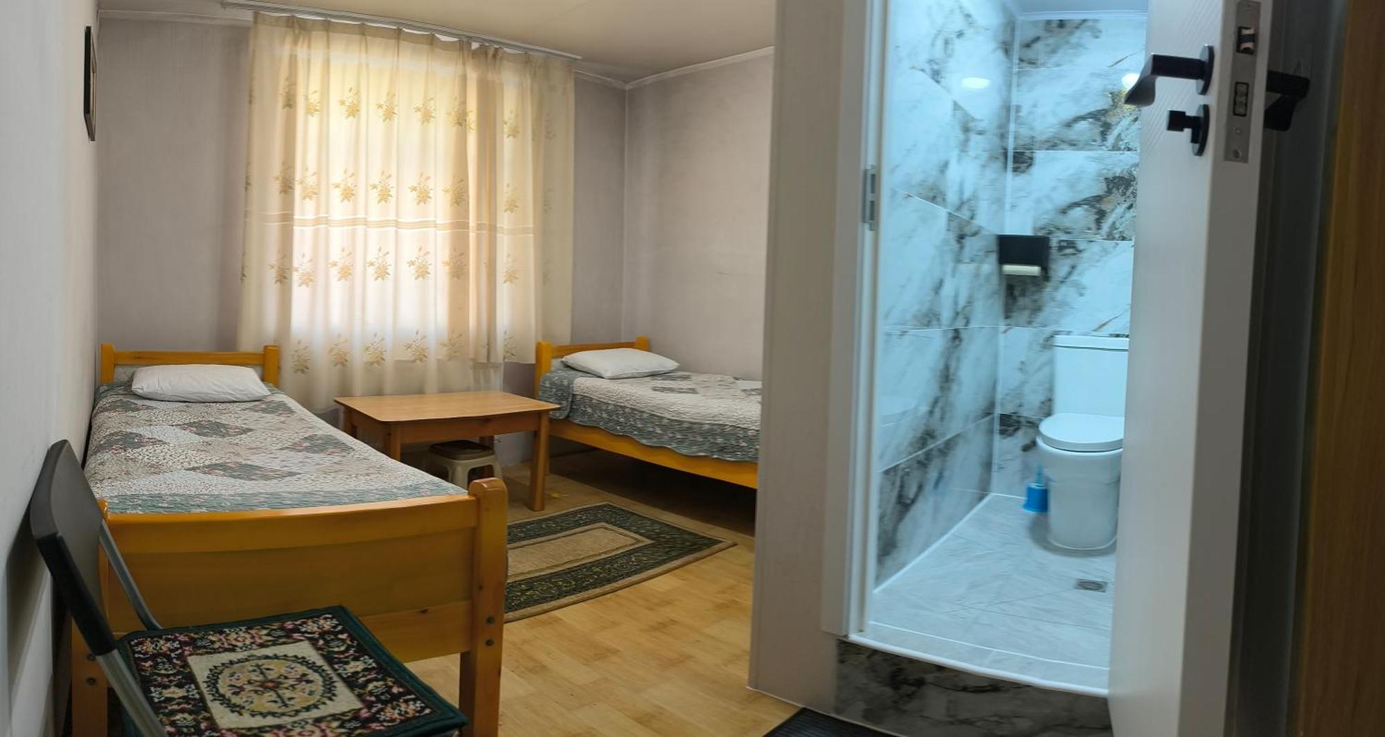 Town Yard Hostel Улан-Батор Экстерьер фото