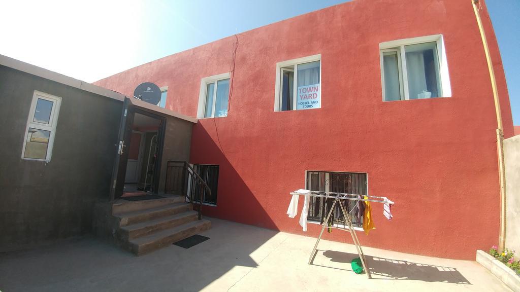 Town Yard Hostel Улан-Батор Экстерьер фото