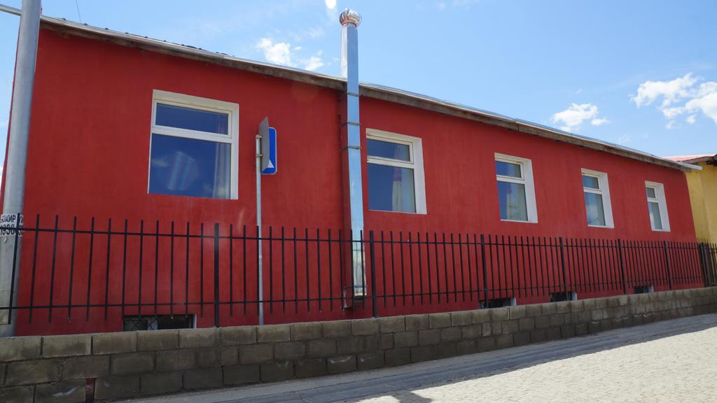 Town Yard Hostel Улан-Батор Экстерьер фото
