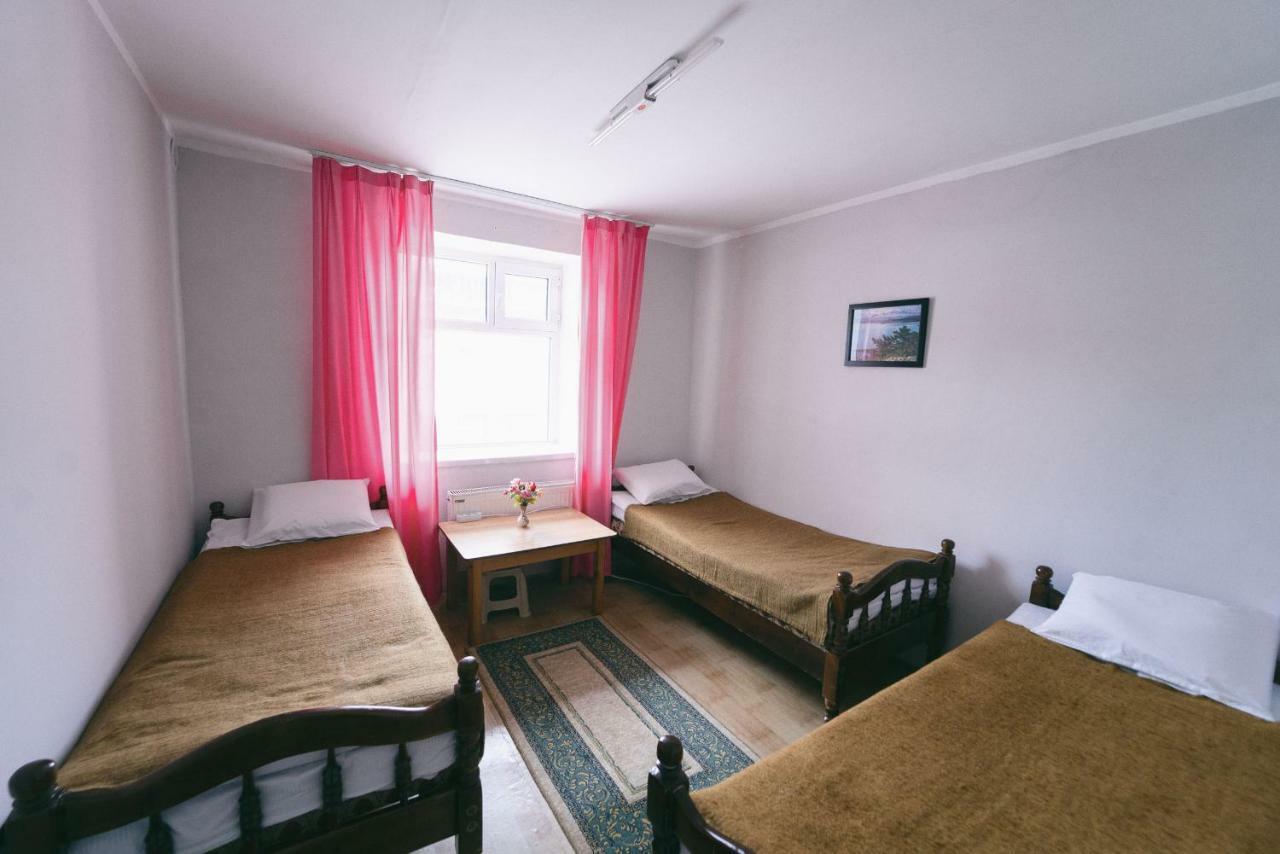 Town Yard Hostel Улан-Батор Экстерьер фото
