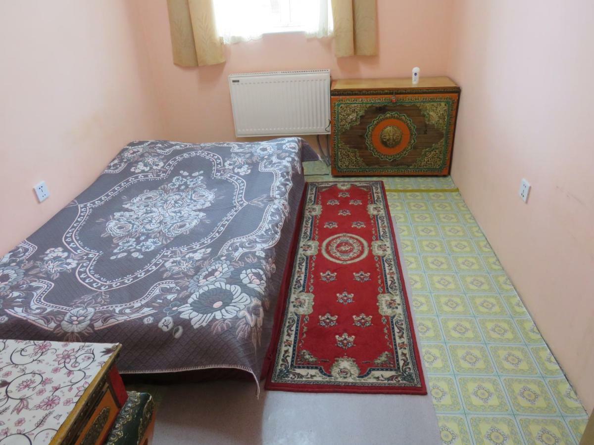 Town Yard Hostel Улан-Батор Экстерьер фото