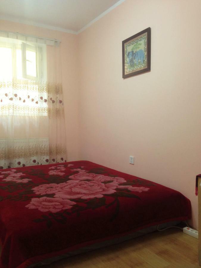 Town Yard Hostel Улан-Батор Экстерьер фото
