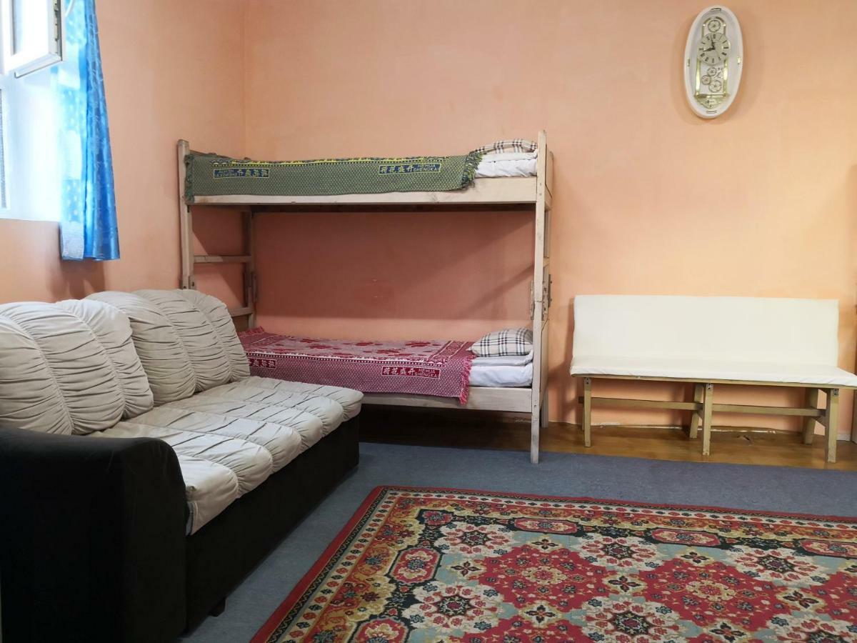 Town Yard Hostel Улан-Батор Экстерьер фото